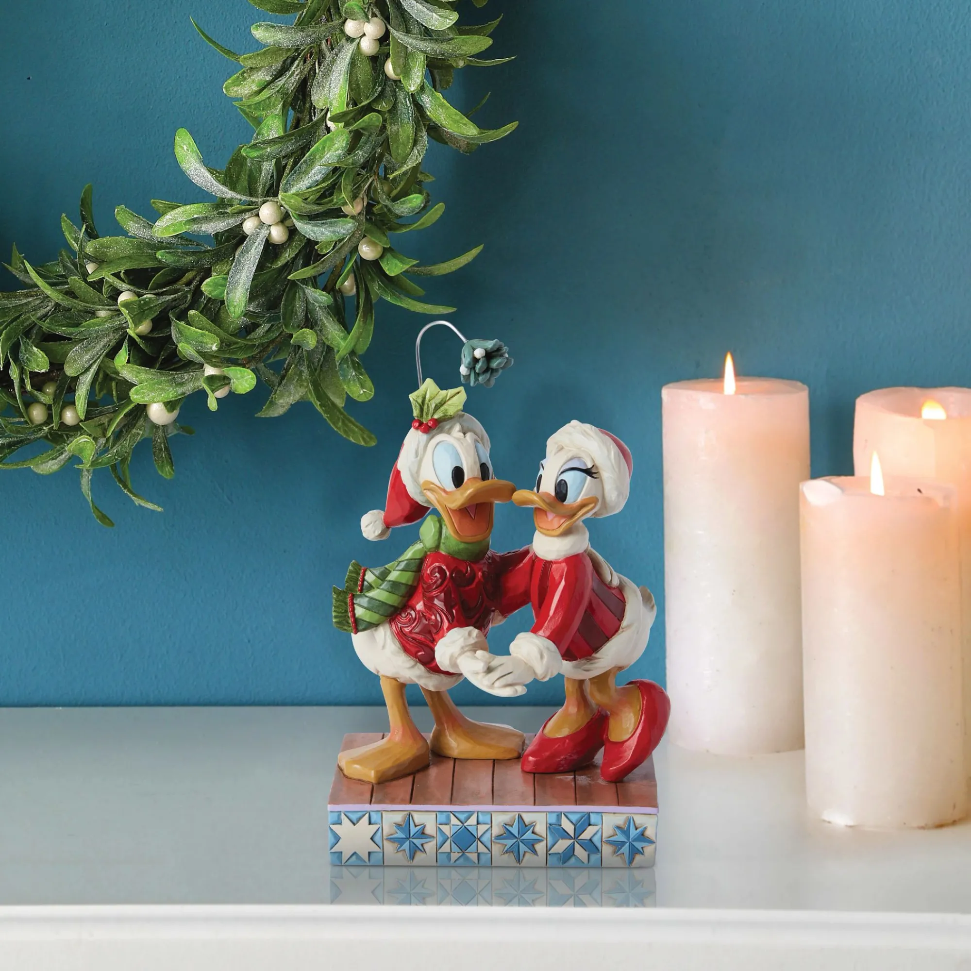 Enesco Gift Figurines | Donald and Daisy Mistletoe